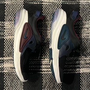 Men’s Nike joyride sneakers